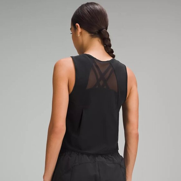 Sculpt Cropped Tank Top Pleated - Black - Picture 2 of 3